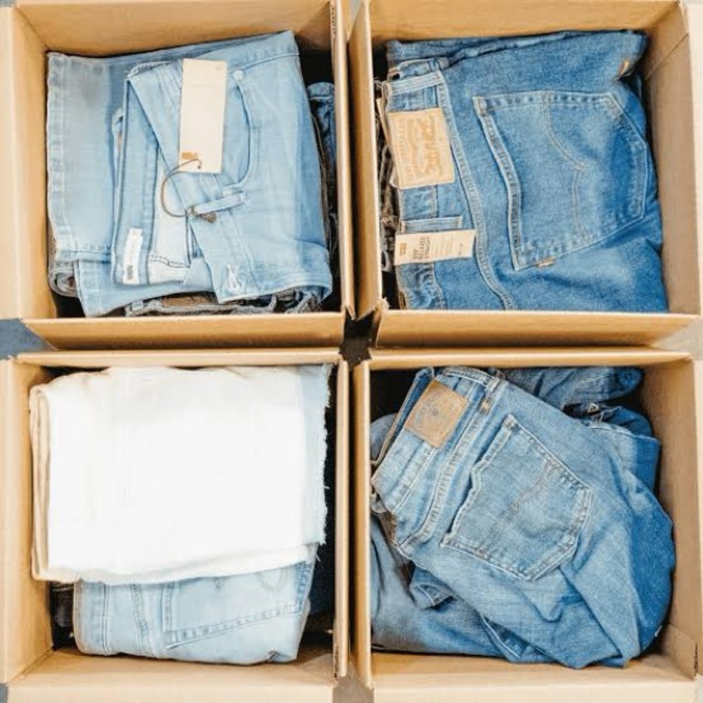 🩵20 Blue denim women jeans lot 20 pieces re-seller box bundle contain 27 jeans👖🩵